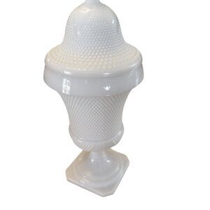 Elegant White Textured Bath Jar